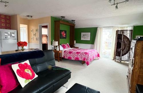 Suttons Bay Apartamento | Sweet Cherry "Coral Shutter"