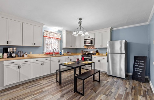 Warrenton Casa | Sweet Cherry Escape | JZ Vacation Rentals
