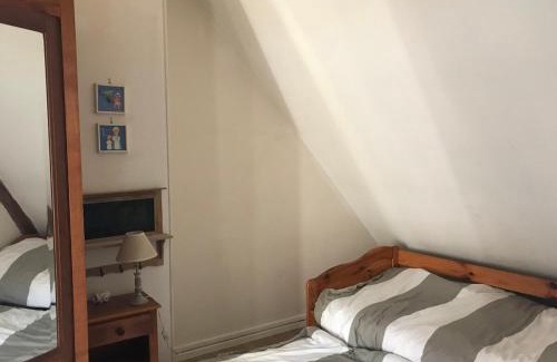 Bethonvilliers Casa | Sweet cottage 1 hr 40 min from Paris
