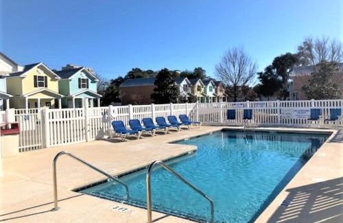 Myrtle Beach Apartamento | Sweet Cottage by the Amazing Beach 370