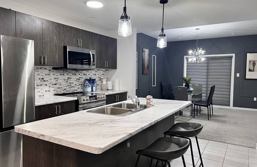 Innisfil Casa | Sweet Deal! Spacious 4bd Home Comfortably Sleeps 10.