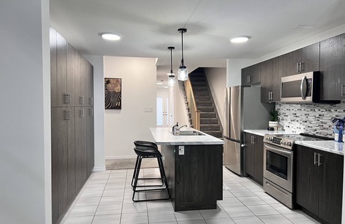 Innisfil Casa | Sweet Deal! Spacious 4bd Home Comfortably Sleeps 10.