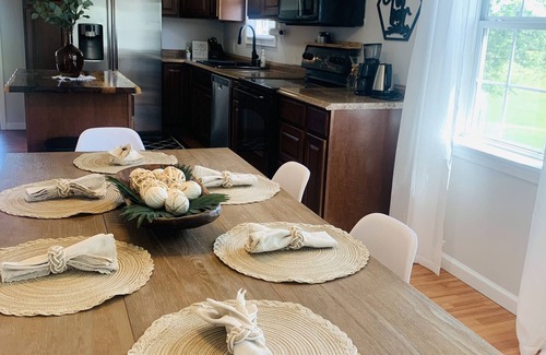 Paris Casa | Sweet Dreams - Relaxing Ranch Retreat 3Br w/ Hot tub