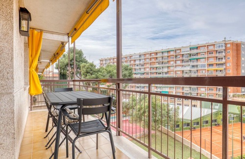El Putget i Farro Apartamento | Sweet El Putxet i el Farró 3BR w/ Doorman, Pool & Garden, by Blueground