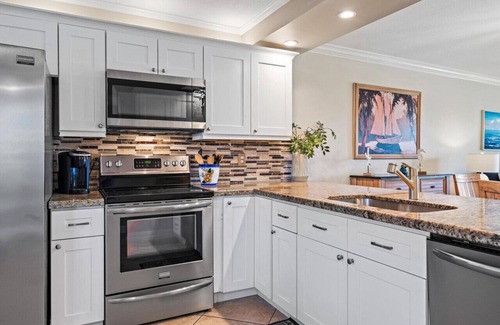 Jupiter Bay Condominio | Sweet EmOCEAN at Jupiter Bay, Walk To Beach 6 Mins