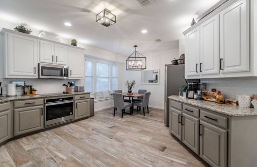 Grand Prairie Casa | Sweet Escape Homes: Great for Large Families - Beautifully Remodeled