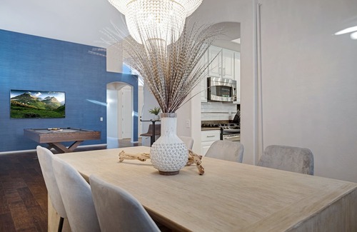 Arabian Views Casa | Sweet Escape l Heated Pool l Luxury Living