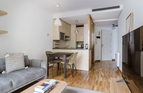Gaztambide Apartamento | Sweet Gaztambide 1BR w/ Elev & A/C, near Shops & Food, by Blueground