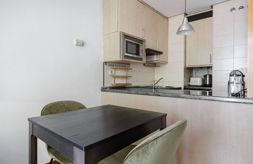 Gaztambide Apartamento | Sweet Gaztambide 1BR w/ Elev & A/C, near Shops & Food, by Blueground