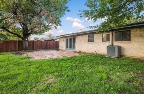 Irving Casa | Sweet Haven Near Airport, Restaurants Plus Car Rental Available Upon Request
