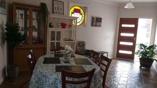 Nicholls Casa | Sweet Holiday Home by the Golf Course