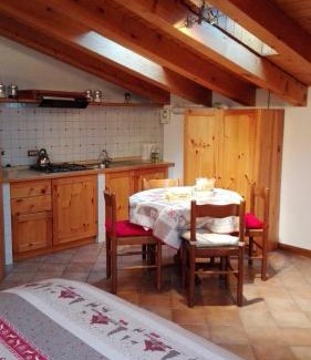 Songavazzo Casa | Sweet Home Casa Vacanze "La Mansarda"