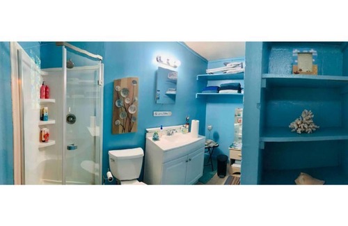 Ocean City Apartamento | SWEET ISLAND BUNGALOW FALL IS FABULOUS In Ocean City 4.5 mi from the beach.