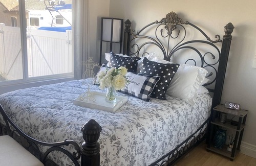 Ramona Cabaña | Sweet Magnolia Home Inspired Country Cottage Overlooking Small Vineyard