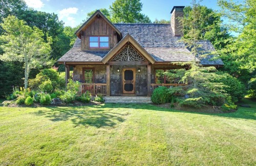 Blowing Rock Cabaña | Sweet Meadow Cottage, SweetGrass, Lake View, Blowing Rock