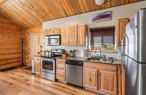 Michigan Hill Casa | Sweet MTN Cabin 2bedroom 2bath picturesque views