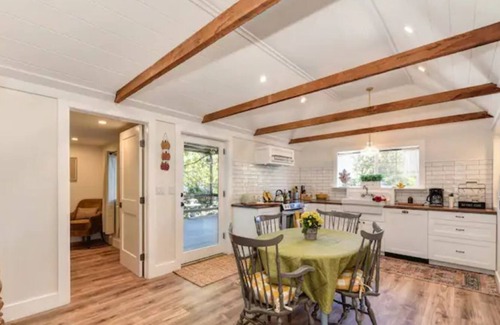 Loomis Casa | Sweet Pea’s Cottage: 45mins to the SNOW! Dog Friendly. 3bed/2bath