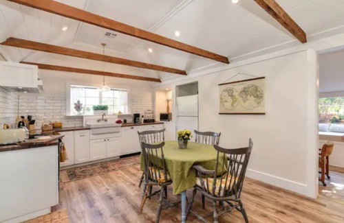 Loomis Casa | Sweet Pea’s Cottage: 45mins to the SNOW! Dog Friendly. 3bed/2bath