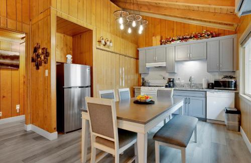 Big Bear Lake Casa | Sweet Retreat 1- Cozy Relaxing Resort Cabin