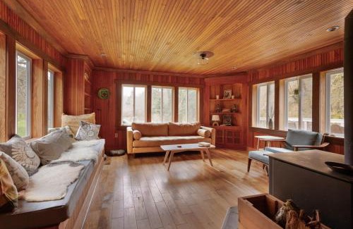 Cloverdale Casa | Sweet Root Hollow