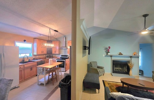 Hubert Casa | Sweet Savanna Stay Hubert NC