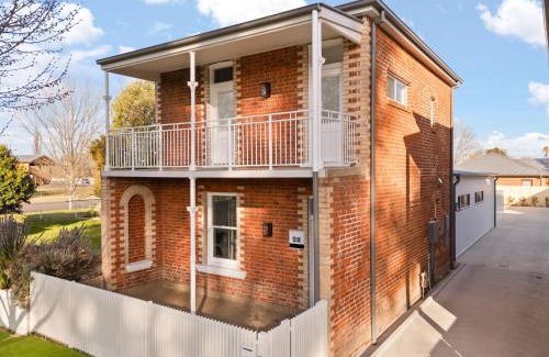 Bathurst Casa | Sweet Seymour - 3 Bed 2 Bath Cosy & Modern Home