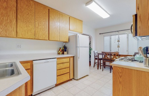 Nob Hill Condominio | Sweet simple 2bd/1ba in Nob Hill