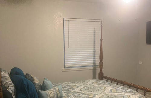 Prairie Grove Casa | Sweet Summit house! Clean, cozy, quiet and close to everything! 20 min to U of A