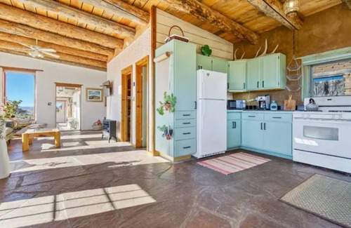 San Cristobal Casa | Sweet & Sunny Adobe Home
