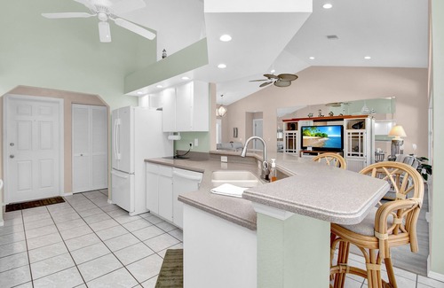 Broadmoor Casa | Sweet T Villa! Private heated pool! Beaches, golf courses and amenities!