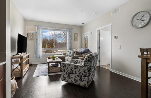 Traverse City Apartamento | Sweet Tart Spot - Cozy TC Condo - Pet Friendly