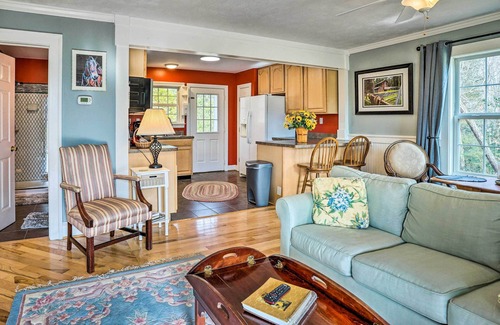 Loretto Cabaña | Sweet Vacation Cottage w/ Deck & Grill!