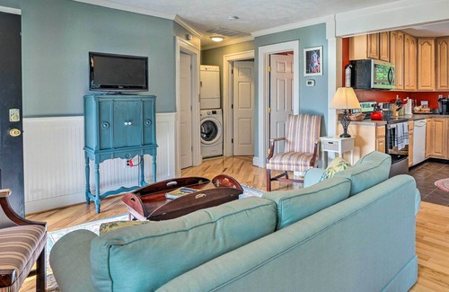 Loretto Cabaña | Sweet Vacation Cottage w/ Deck & Grill!