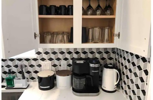 Lockhart Casa | Sweet Virginia - beautiful, clean home in Lockhart