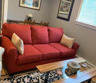Salmon Arm Apartamento | Sweetest Suite Downtown