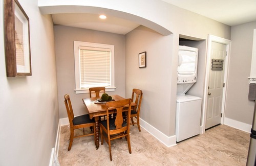 Peoria Heights Casa | SweetiePie Studio in the Heights-Steps from Everything!