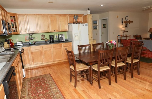 Burks Fork Cabina | Sweetwater Cabin by Buffalo Mountain Getaway
