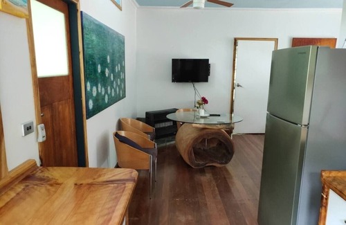 Upper Burringbar Casa | Sweetwater Cottage. A mountain escape. Near the Rail trail for bikes.