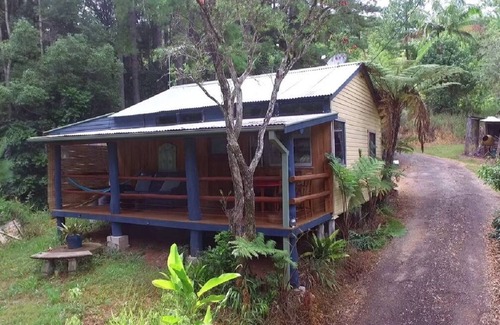 Upper Burringbar Casa | Sweetwater Cottage. A mountain escape. Near the Rail trail for bikes.