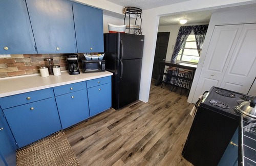 Inverness Cabaña | Sweetwater Cottage - Waterfront and Pet Friendly! Canoe and kayaks provided!