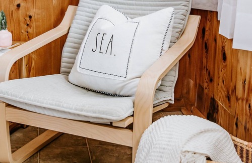 Salvo Cabaña | "Swell Life"- Cozy Oceanside Cottage- Short Walk To Ocean- Quiet Beach Access