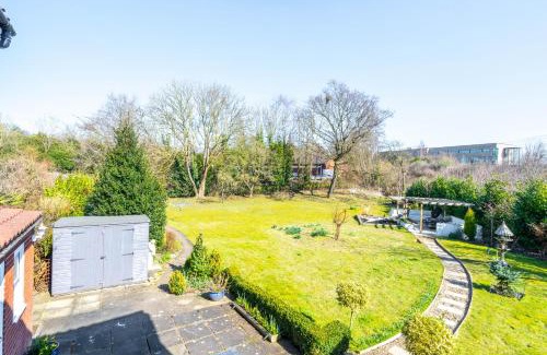 Thorpe St Andrew Casa | Swift Host - Flint Cottage - 2 Bedroom - Close to River - Parking