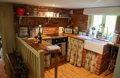 East Dereham Apartamento | Swift Host | Rose Lodge | Sleeps 4 | Dereham | Pet Friendly | Beautiful Gardens