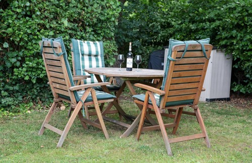East Dereham Apartamento | Swift Host | Rose Lodge | Sleeps 4 | Dereham | Pet Friendly | Beautiful Gardens