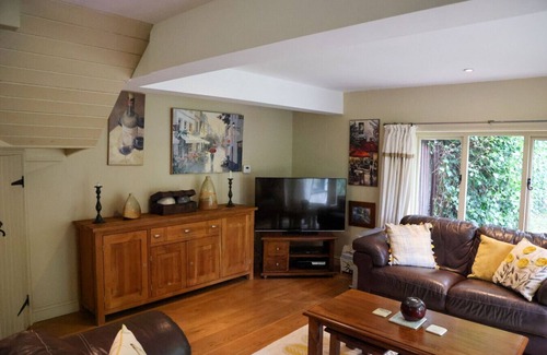 East Dereham Apartamento | Swift Host | Rose Lodge | Sleeps 4 | Dereham | Pet Friendly | Beautiful Gardens