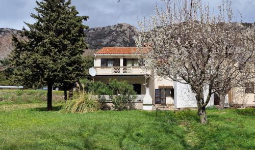 Draga Bascanska Casa | SWIM and CLIMB BAŠKA HOLIDAY HOUSE - island KRK