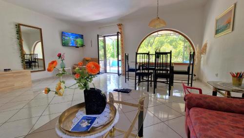 Draga Bascanska Casa | SWIM and CLIMB BAŠKA HOLIDAY HOUSE - island KRK