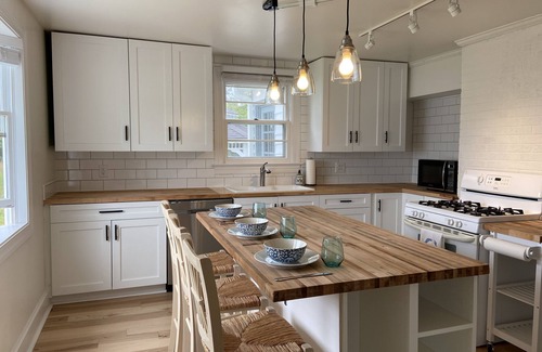 Windmill Point Casa | Swim, fish, boat or just relax and enjoy the "Rivah Life" at Little Oyster