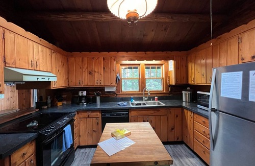 Hayward Cabina | Swim/Fish/Kayak at Frost Glow Lodge on Spider Lake!