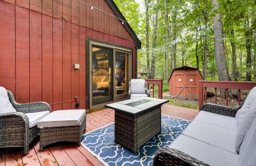 Locust Lake Village Casa | Swim, Hike and Explore Pocono Retreat at Pine Loch